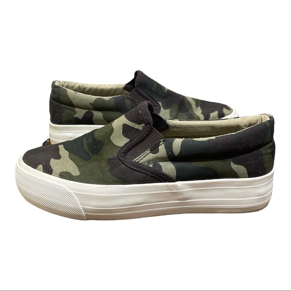Women’s Restricted Platform Camouflage Slip On Sneakers - Picture 12 of 13